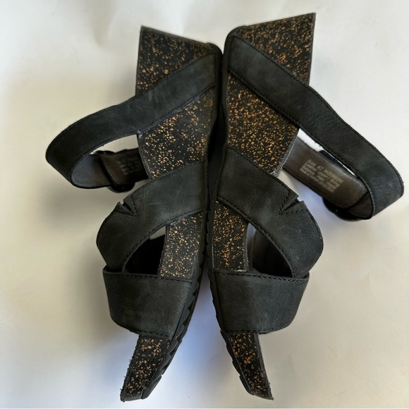 Dansko Women’s Susie Black Nubuck Leather Suede Slip On Cork Wedge Slides Sandal - Picture 8 of 13